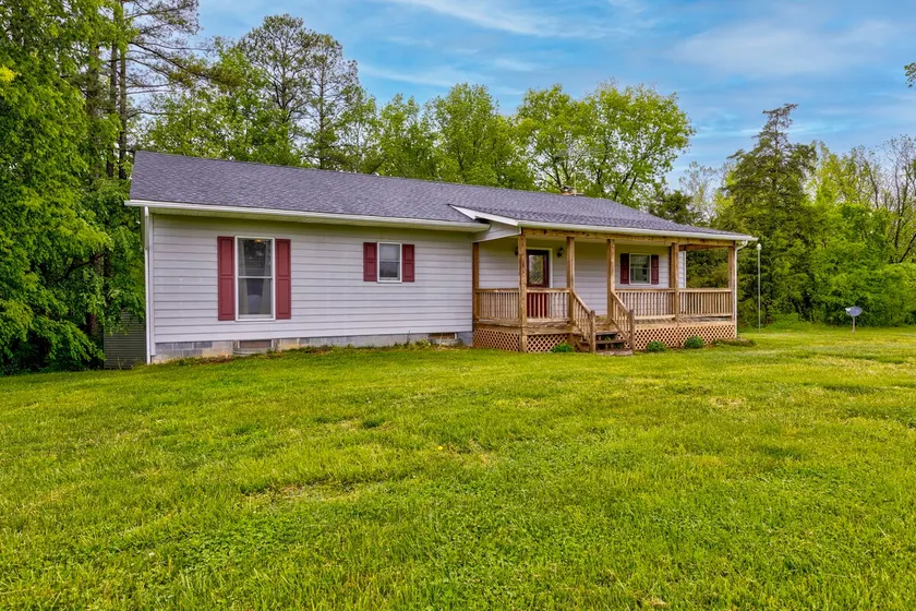 Rustic Retreat~Cozy 3BR on Countryside Estate - Image 1