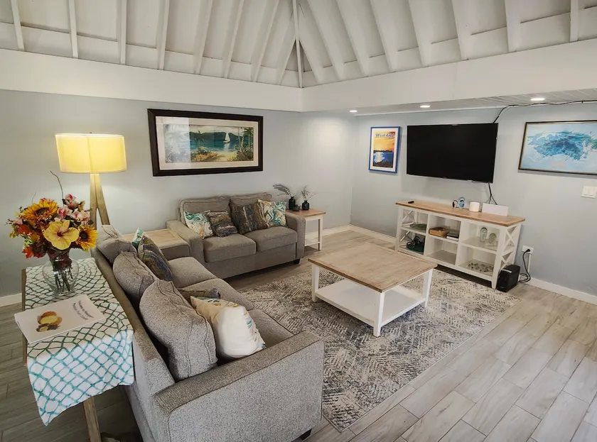 Condo by the beach! Condo steps away from the beach! - Image 1
