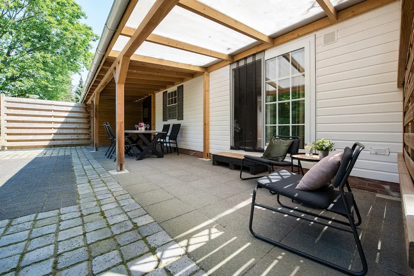 Shelter ~ Rest ~ Cycling ~ Air conditioning ~ Privacy! - Image 1