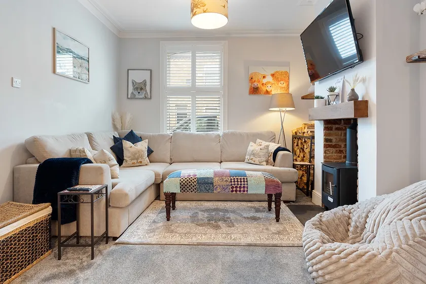 Stunning Home by Bishopthorpe Rd & York Racecourse - Image 1
