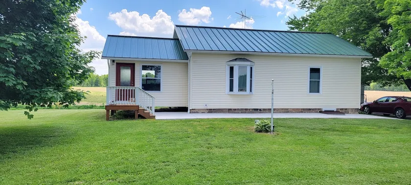 Country Comfort Belding - Image 1
