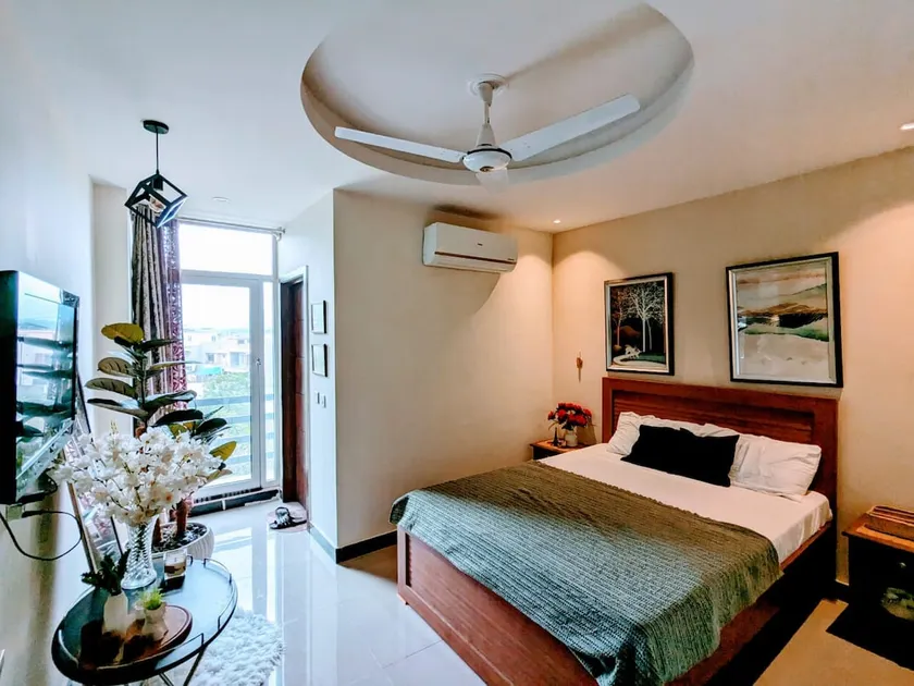 Sunlit Serenity:Nordic themed, selfcheck-in Bahria - Image 1