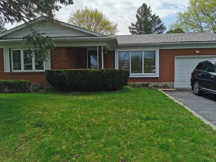 Stanley Park Bungalow - Image 1