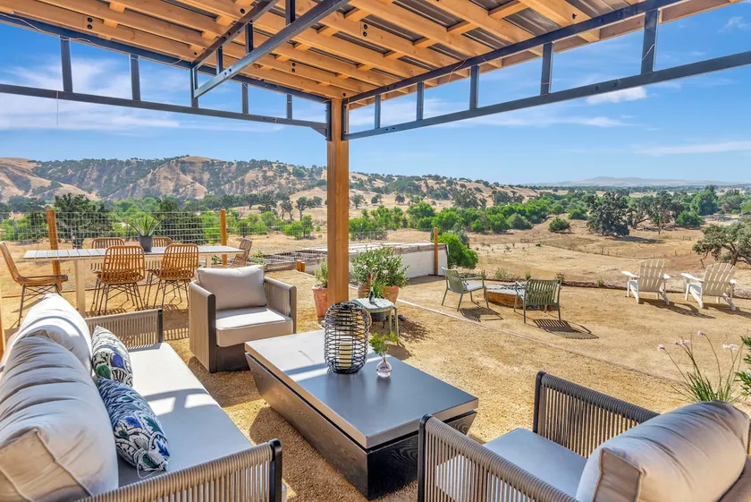 Charming Home in the Heart of Wine Country - Image 1