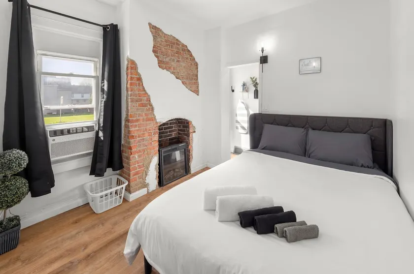 Beautiful Studio Apartment Near Downtown BFLO - Image 1