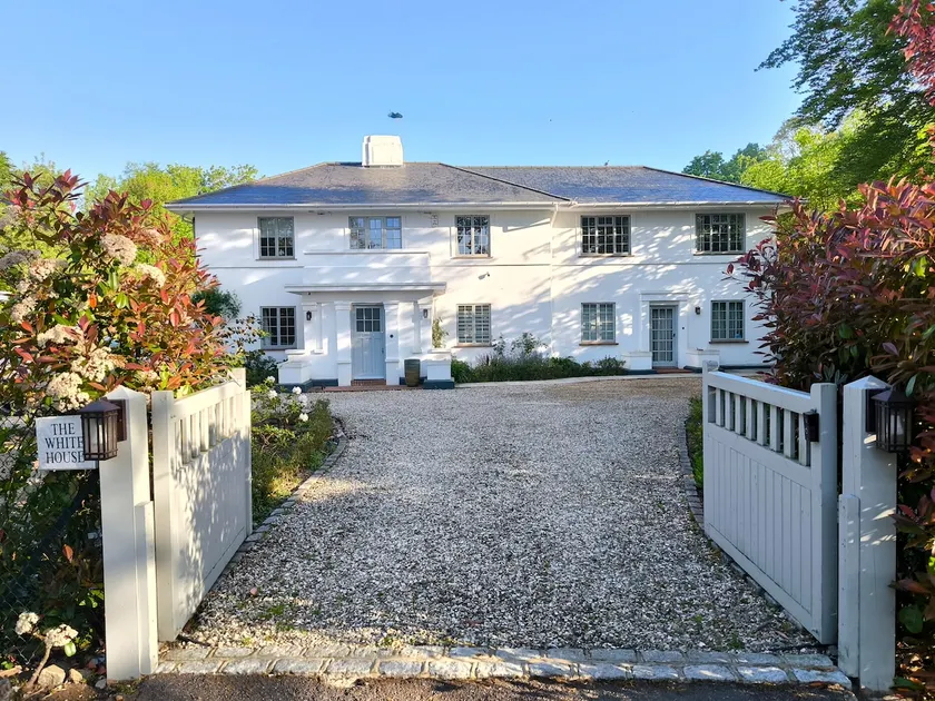 The White House Oxshott - Image 1
