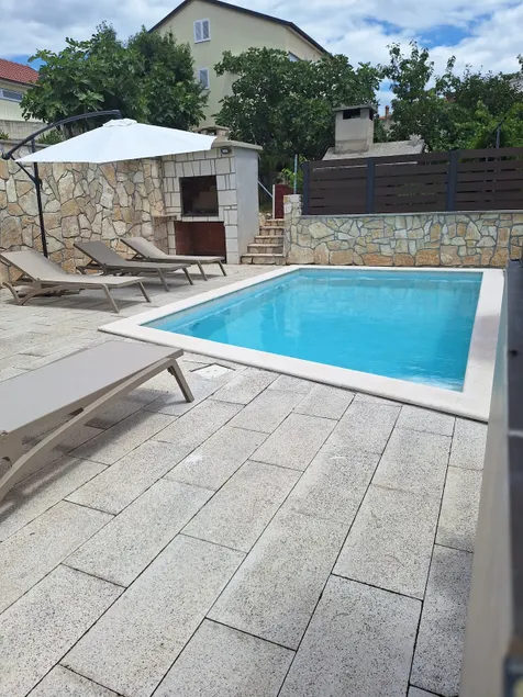 LUXURY Apartment IMOTA,with private pool,Free Parking,Car EVcharger - Image 1