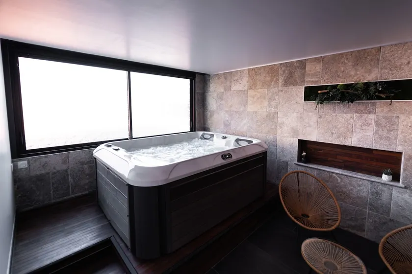 Bubbles&Spa 1 suite with hot tub - Image 1