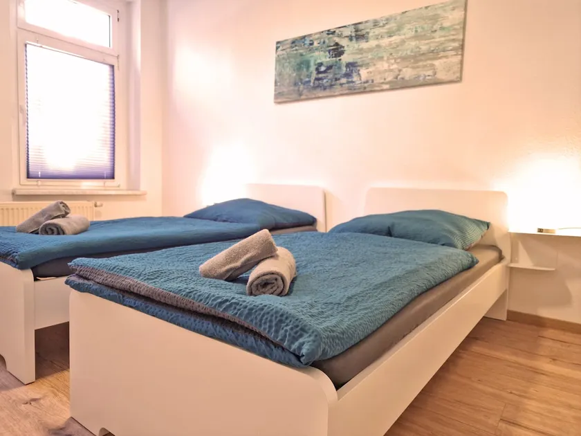 HappySide Travel&Work #1 o WLAN o 6 Einzelbetten - Image 1