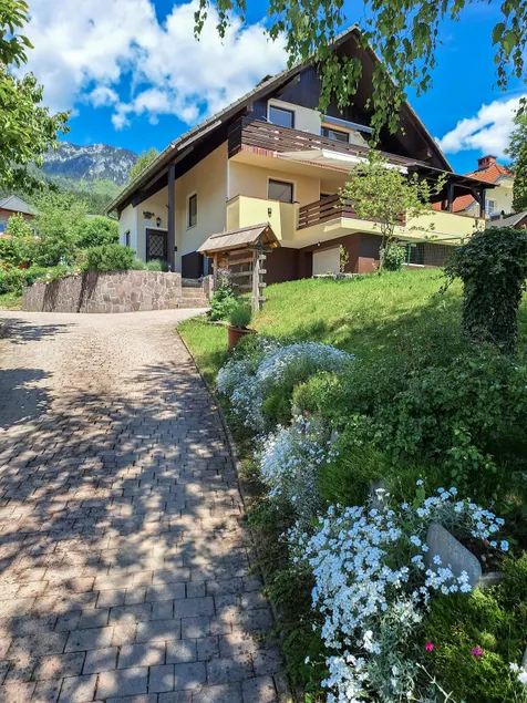 Appartamento con giardino e barbecue | Vista sulla montagna - Image 1