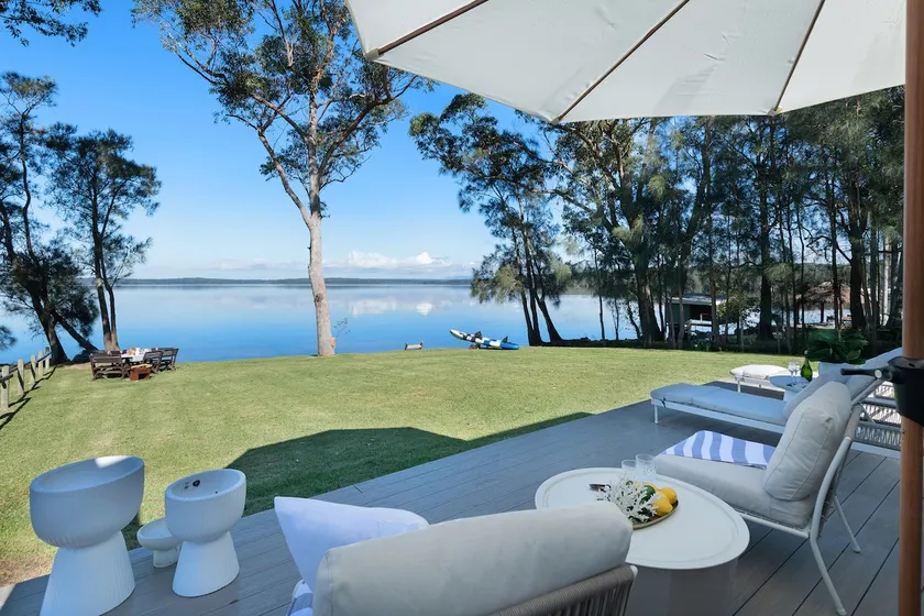 Montrose | 3pm check out | Waterfront | Fire pit - Image 1