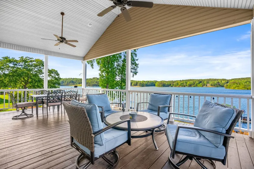 DockTales - Panoramic Views & Private Dock - Image 1