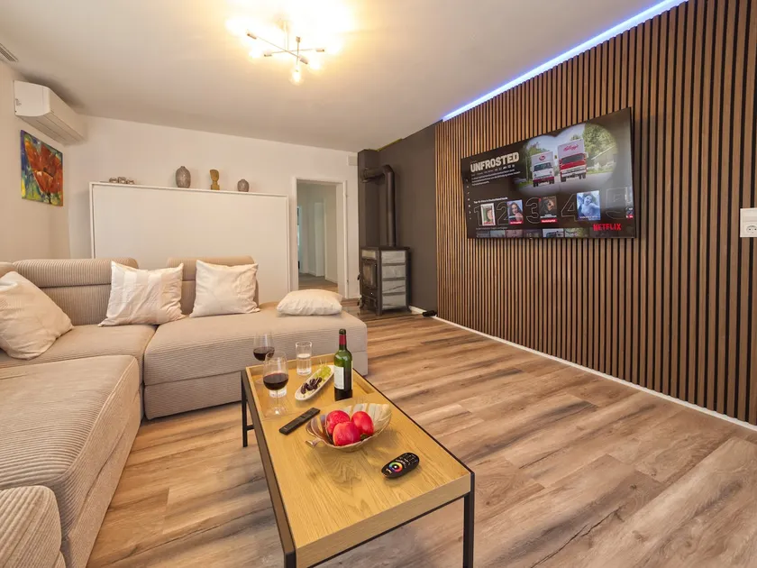 Hermes Apartments| Air conditioning/2 Beds/Terrace/Park - Image 1