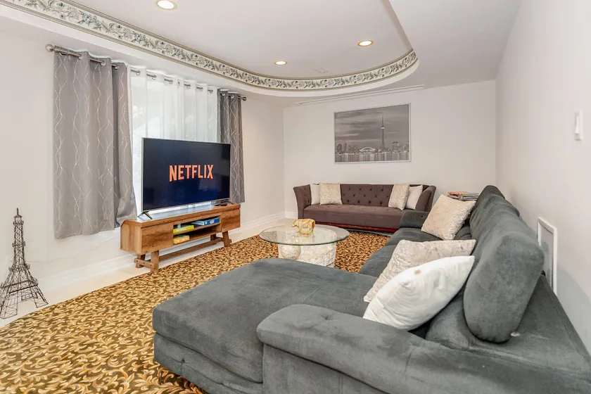 25% Summer OFF, Luxury 3 Bdrms, 2 Baths, 2 Prk - Image 1