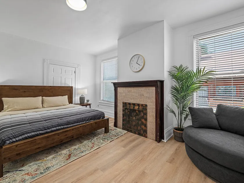 Shadyside, Central !4 Stylish and Central Studio With Free Parking - Image 1