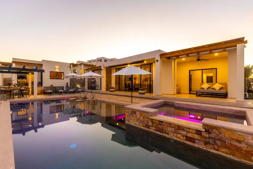 8BR Beach Estate, Pool, Hot Tub, 4 Villas - Image 1