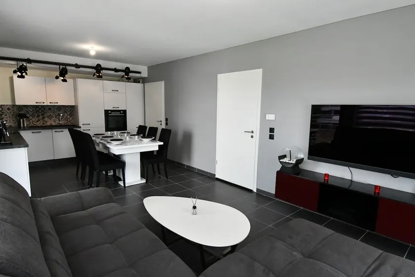 2-bedroom apartment - Free parking - Wi-Fi - Image 1