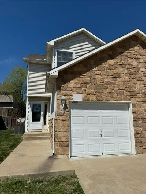 Cozy 3 BR Home | Mins from Legends - Image 1