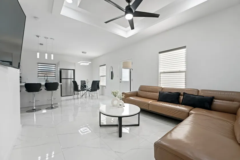 Brand NEW Cozy 3 BR/2BA APT near Mall, Airport & + - Image 1