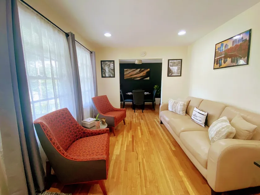 Authentic In-Town Atlanta Retreat - Image 1