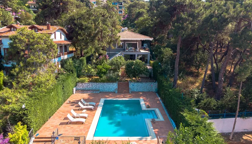 Villa 23 Heybeliada - Image 1