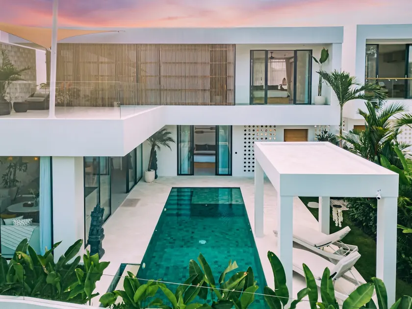 Stunning 3BR Property, Rooftop, Bathtub, 12m Pool - Image 1