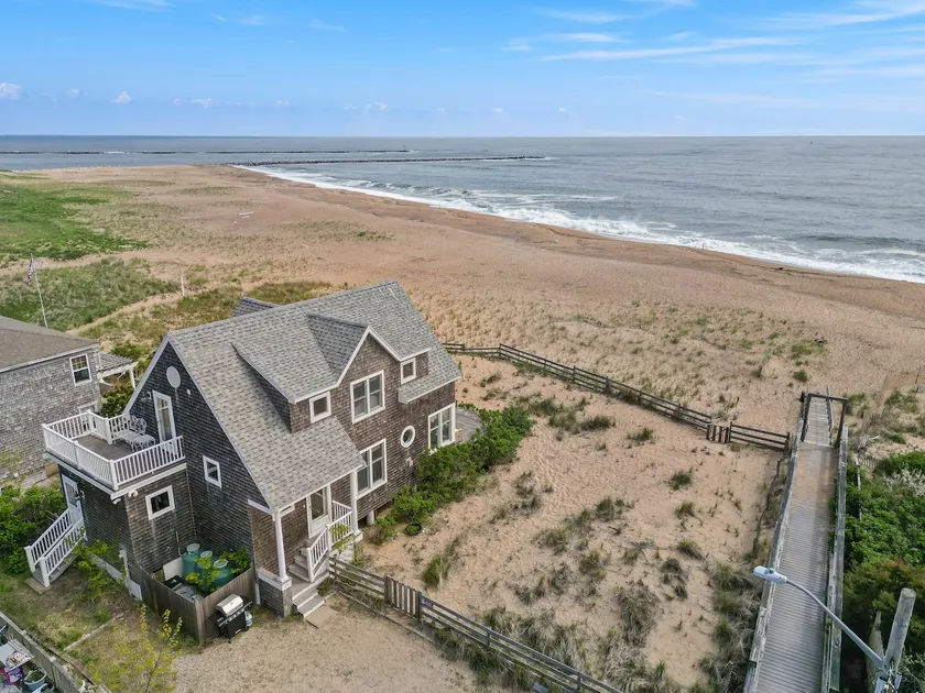 Seaside Serenity Retreat - Image 1