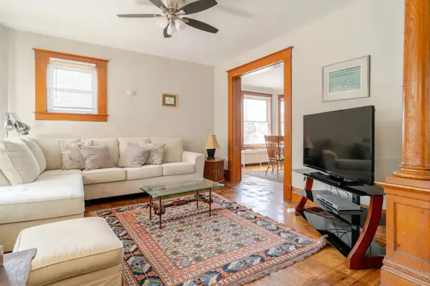 VIctorian House|Sleeps 10|Fenced|4BR|Full Kitchen - Image 1