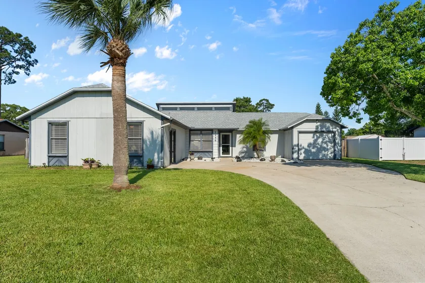 Willow Tree 12 mins to the beach! - Image 1