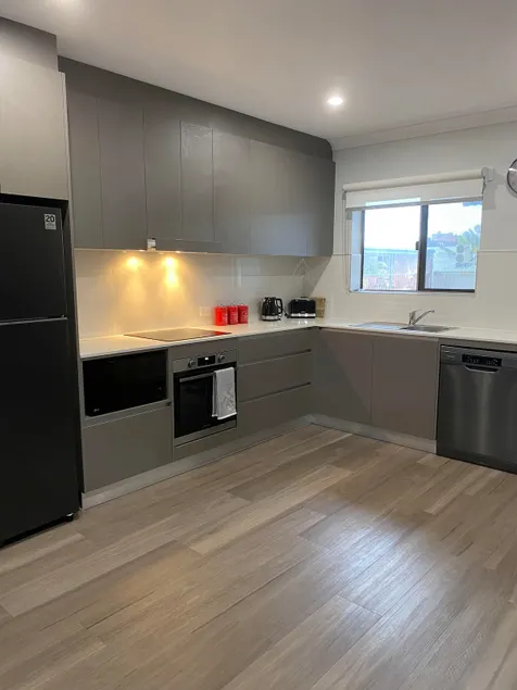 Studio Apartment in Atherton - Image 1