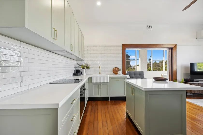 Executive-Style 2-Bed Apartment - Image 1