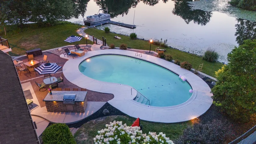 Lakehouse w/ Heated Pool, Hot Tub, Kayaks, Games - Image 1