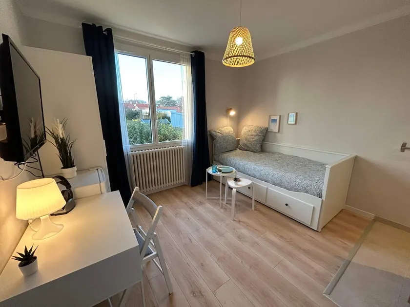 4-Bedroom House · 11RB-H - Image 1