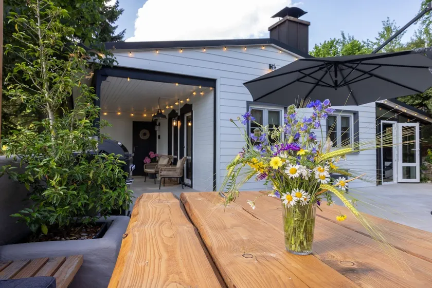 Romantic cottage with sauna, terrace, wood-burning stove - Image 1