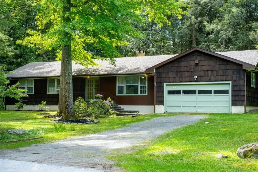 Renovated & Spacious 3BR Catskills Retreat - Image 1
