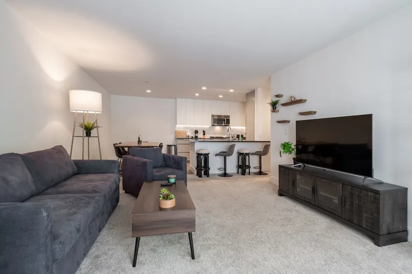Beautiful 2 bed with pool gym Stanford&Sandhill Rd - Image 1