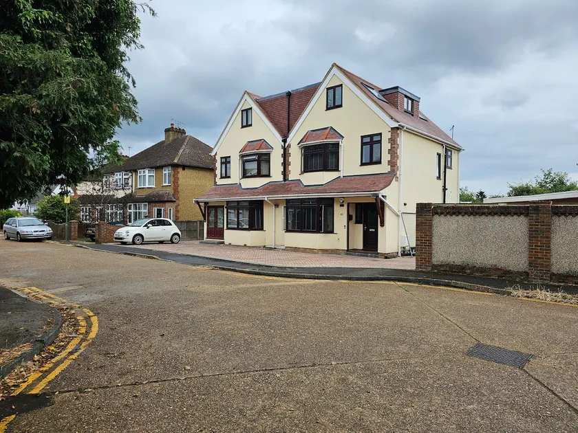 Shortwood Stay - Image 1