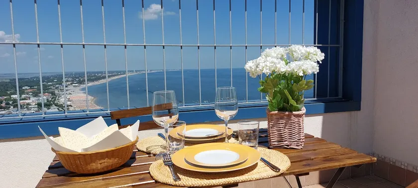 Penthouse on the sea on the 30th floor - Image 1
