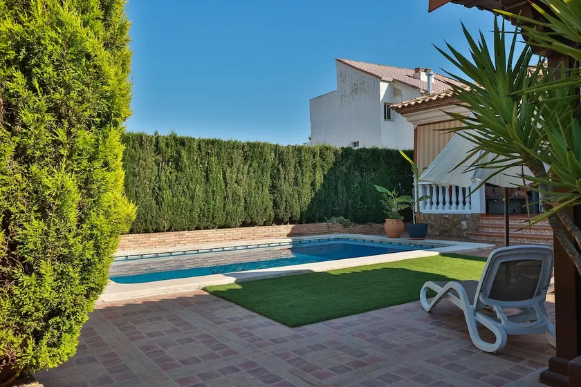 Your Paradise with Pool - 2 min from Beach - Image 1