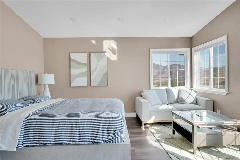 Luxury Studio with Lake Views and Spacious Balcony - Image 1