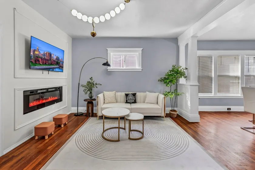 Spacious 7BR Arcade WiFi FreeParking King Sleep 21 - Image 1