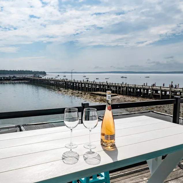 Luxury 1BR Suite, Ocean Front Balcony, downtown - Image 1