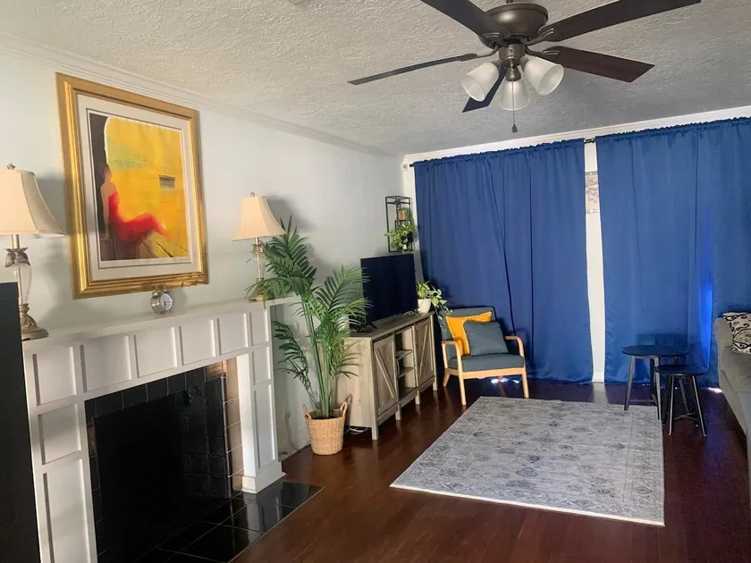 Cosy appt + paradise backyard - Image 1