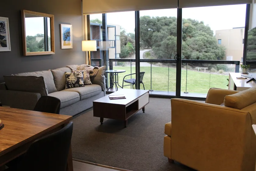 Coastal Cove Retreat - with heated pool near Hot Springs & Golf - Image 1