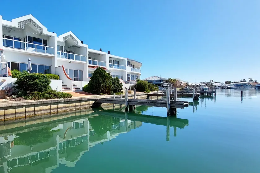 Port Sails Canal Villa - Image 1