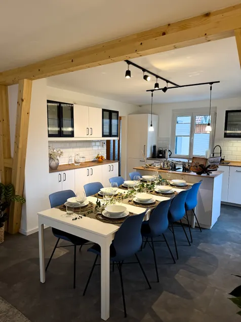House & Garden, kitchen island, parking, 4-8 pple - Image 1