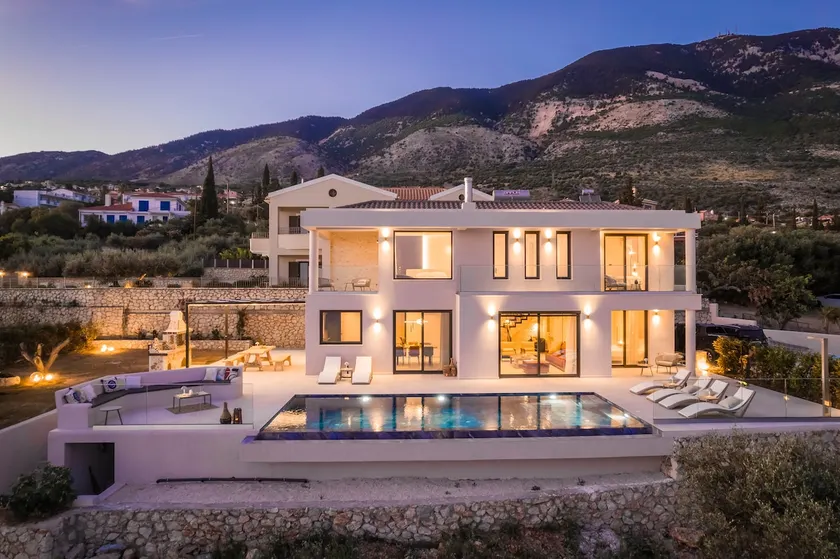 DEOS VILLA - Image 1