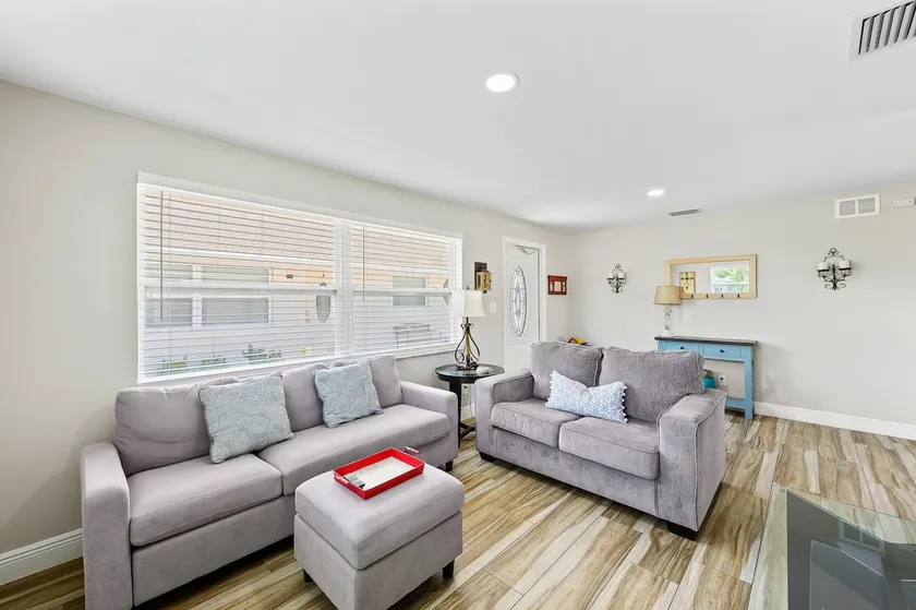 Bright & Cozy Apt North Naples ”668-A” - Image 1