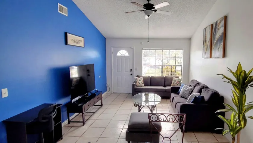 Near Theme Parks/Dog Friendly/Fenced Yard/6 Guests - Image 1