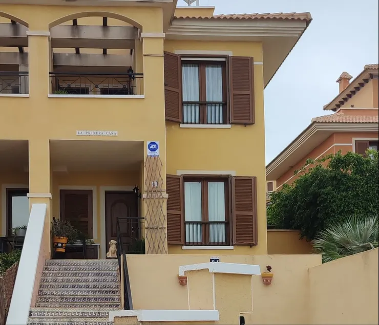 Townhouse in Finestrat - Image 1